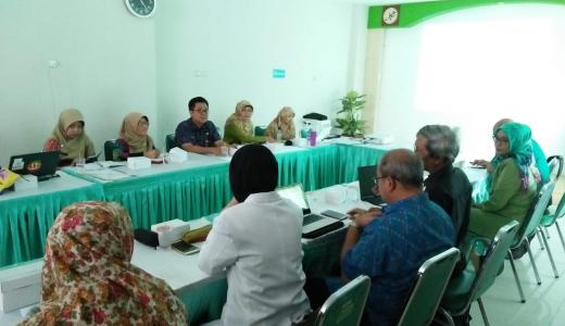 28. Pengkajian Audit Maternal Perintal (AMP) oleh tim AMP Kota Semarang.jpg